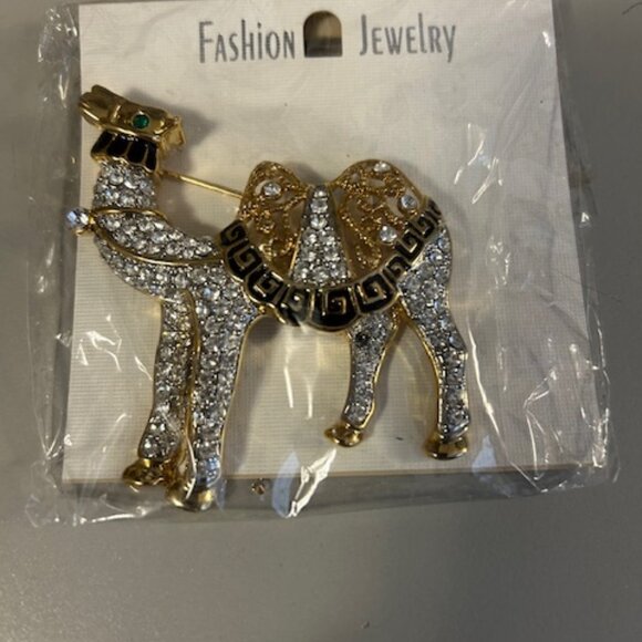 Vintage Camel Brooch - Picture 1 of 3
